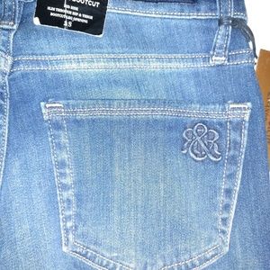 💚NWT ROCK & REPUBLIC ON CALL JEANS
